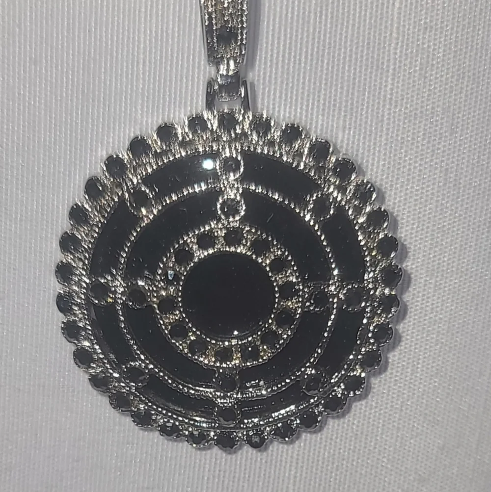 BEAUTIFUL New medallion necklace black crystal by Simply You. Silver Black - Picture 3 of 7